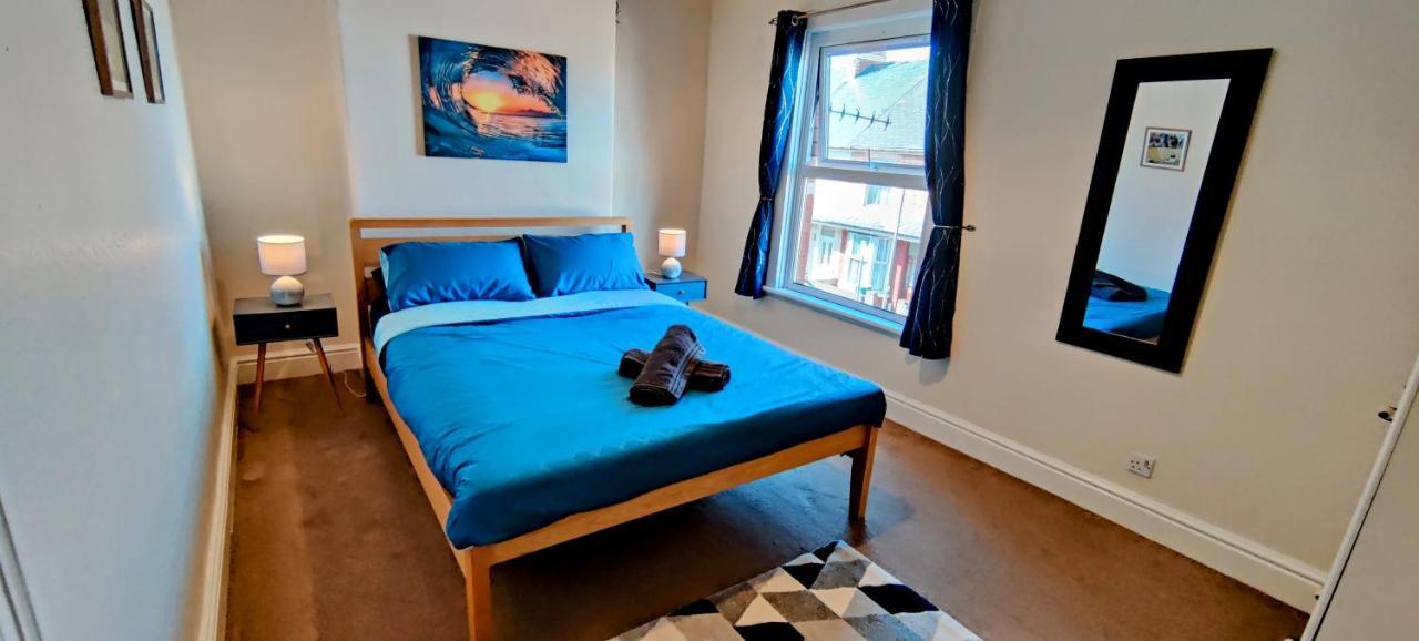 Rhubarb Terrace On The Coast - Sleeps 1-6 Villa Colwyn Bay Bagian luar foto