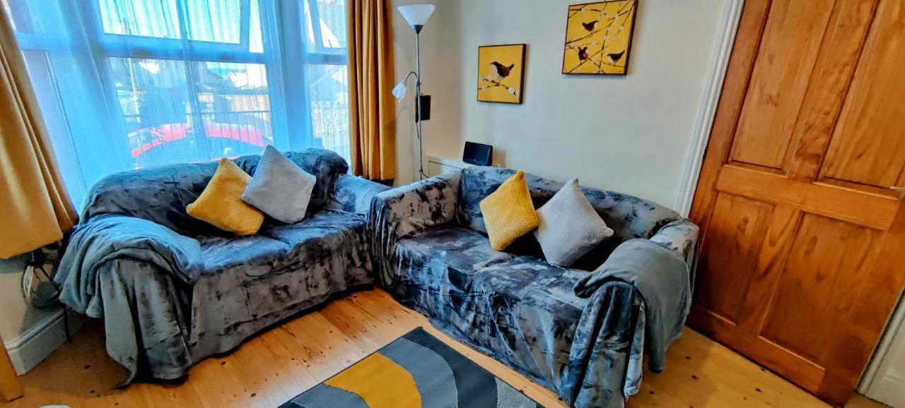 Rhubarb Terrace On The Coast - Sleeps 1-6 Villa Colwyn Bay Bagian luar foto