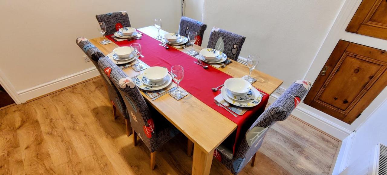 Rhubarb Terrace On The Coast - Sleeps 1-6 Villa Colwyn Bay Bagian luar foto