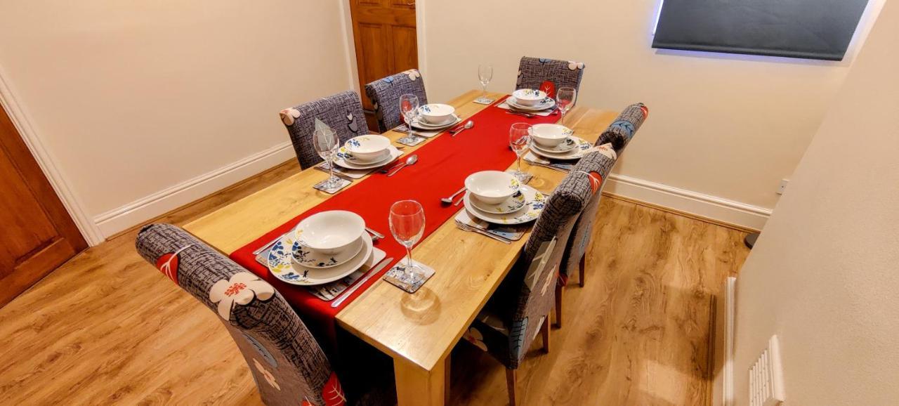 Rhubarb Terrace On The Coast - Sleeps 1-6 Villa Colwyn Bay Bagian luar foto
