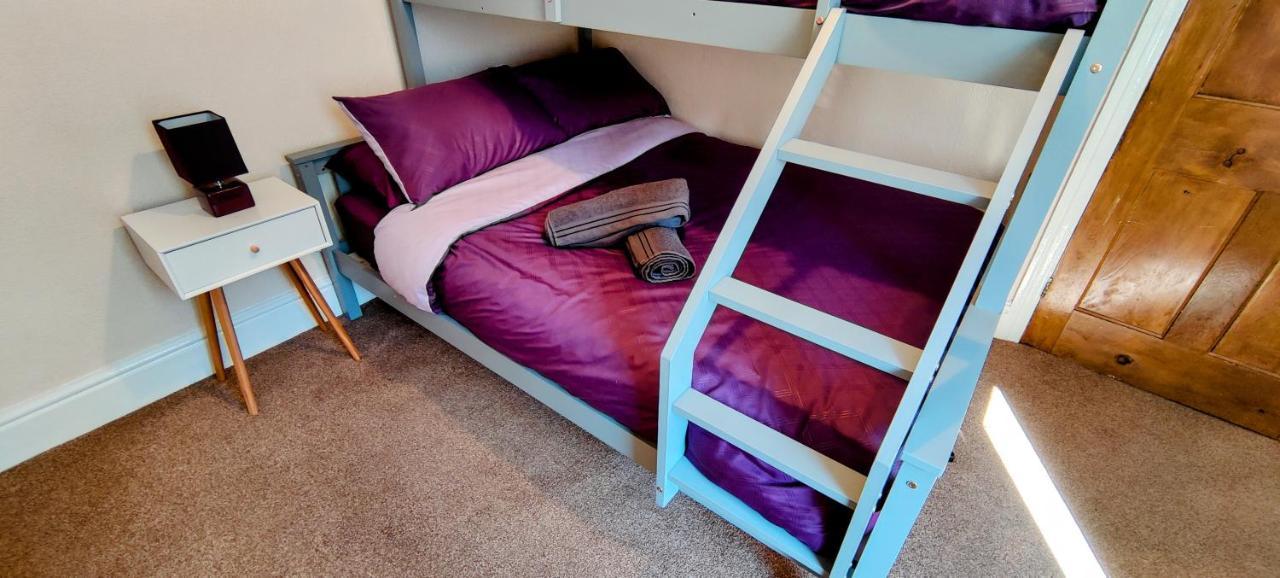 Rhubarb Terrace On The Coast - Sleeps 1-6 Villa Colwyn Bay Bagian luar foto