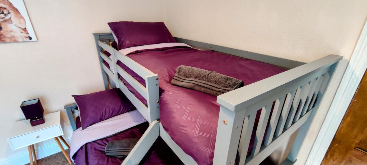 Rhubarb Terrace On The Coast - Sleeps 1-6 Villa Colwyn Bay Bagian luar foto
