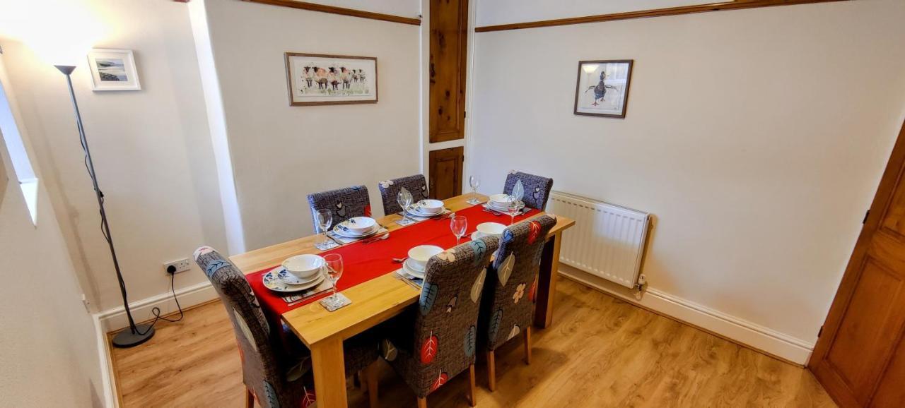 Rhubarb Terrace On The Coast - Sleeps 1-6 Villa Colwyn Bay Bagian luar foto