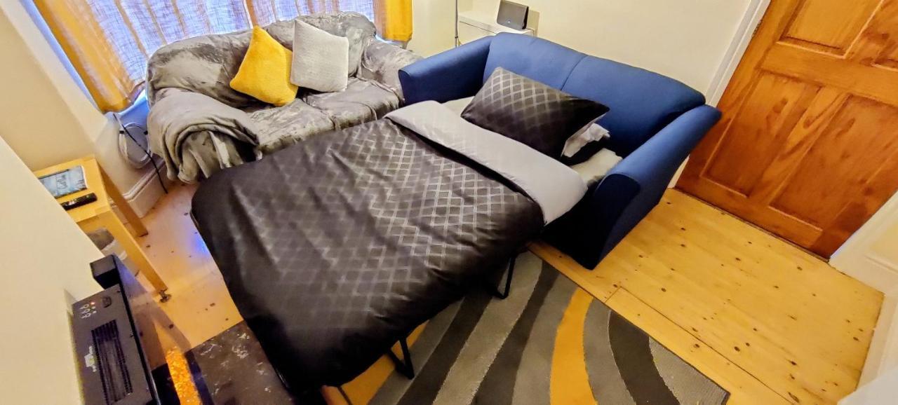 Rhubarb Terrace On The Coast - Sleeps 1-6 Villa Colwyn Bay Bagian luar foto